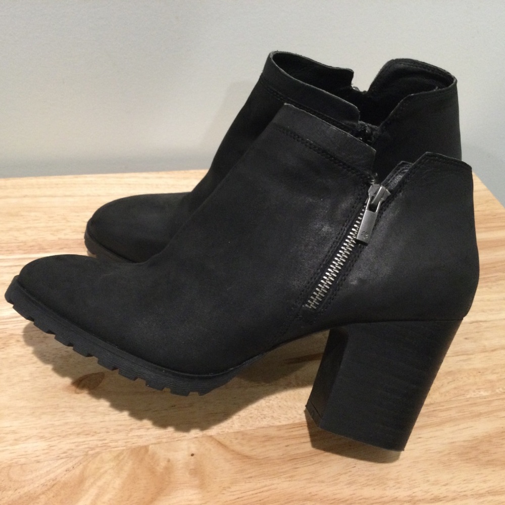 Lucky Brand Black Leather Block Heel Booties 10M